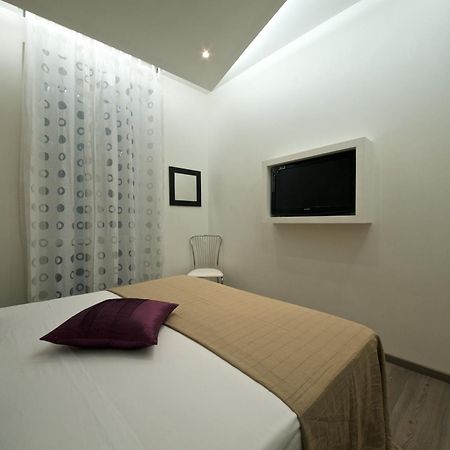 Roma Naif Rooms Pokoj fotografie